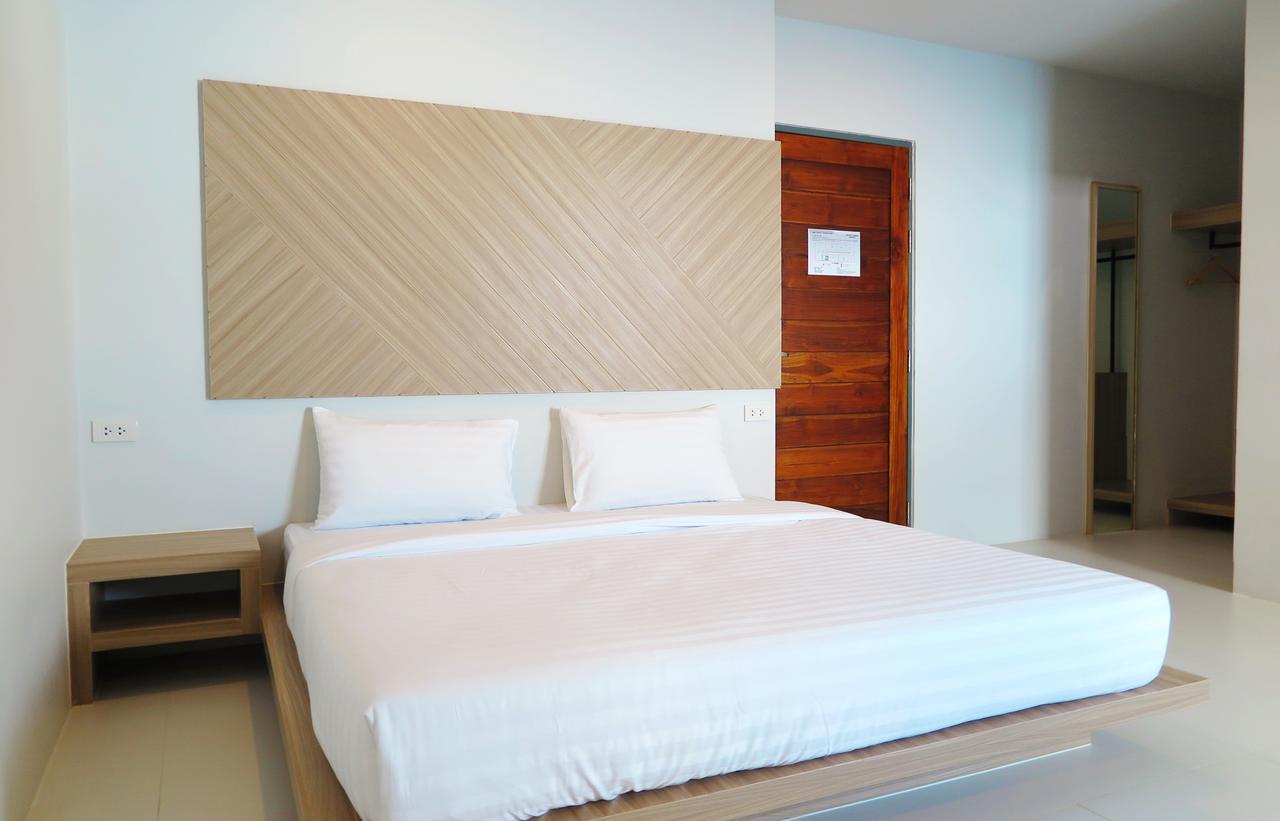 Phuket Marine Poshtel - Sha Plus シャロン エクステリア 写真