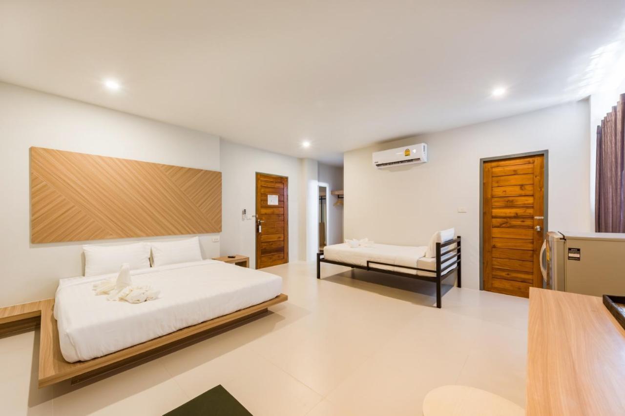 Phuket Marine Poshtel - Sha Plus シャロン エクステリア 写真