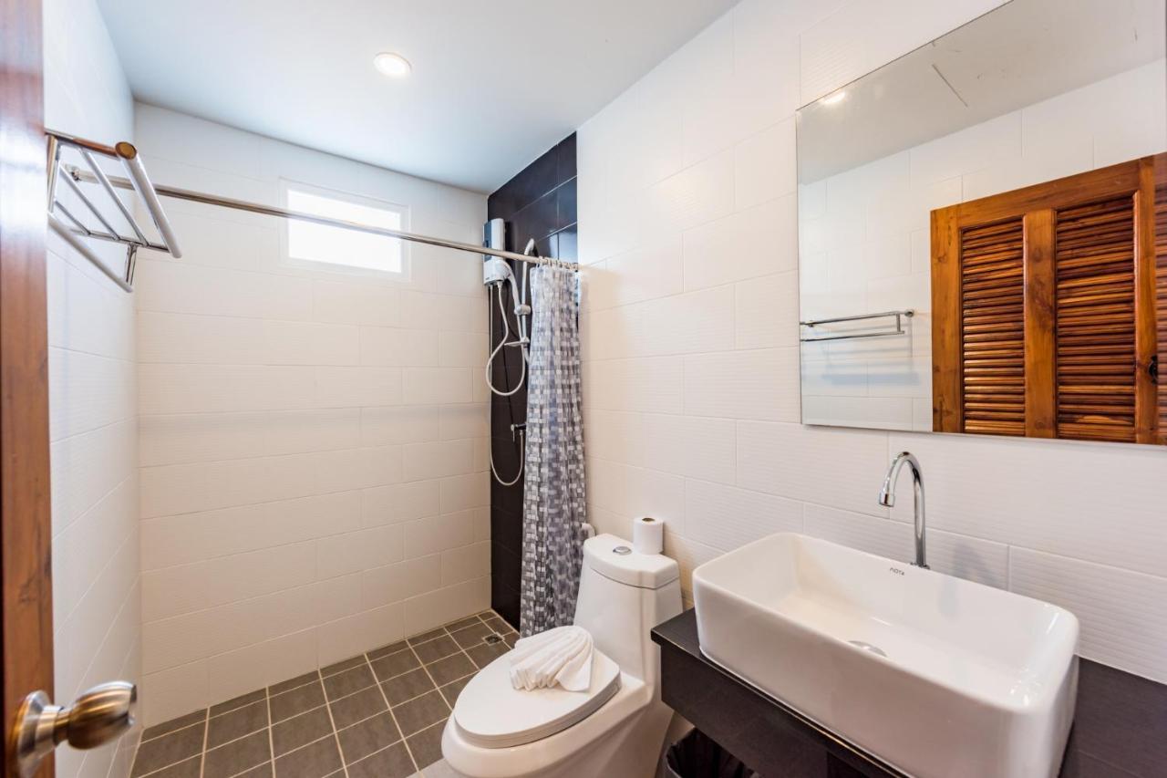 Phuket Marine Poshtel - Sha Plus シャロン エクステリア 写真