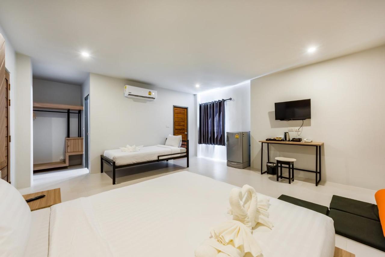 Phuket Marine Poshtel - Sha Plus シャロン エクステリア 写真
